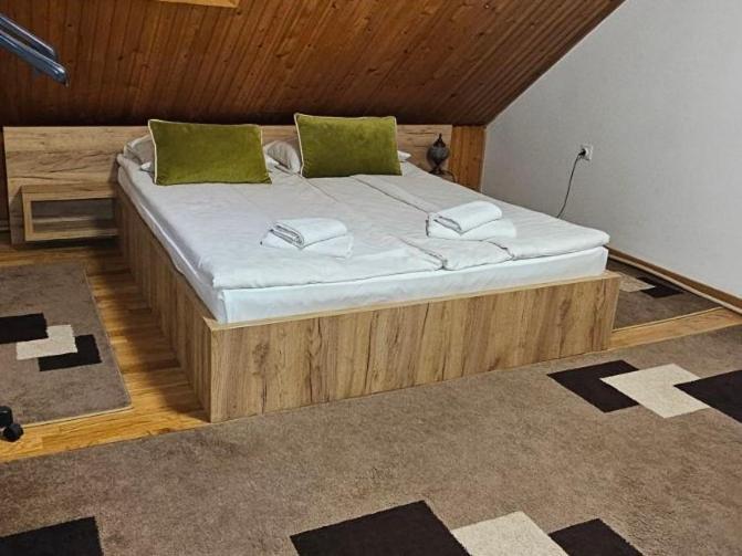 סראייבו Family Apartment With Garden מראה חיצוני תמונה