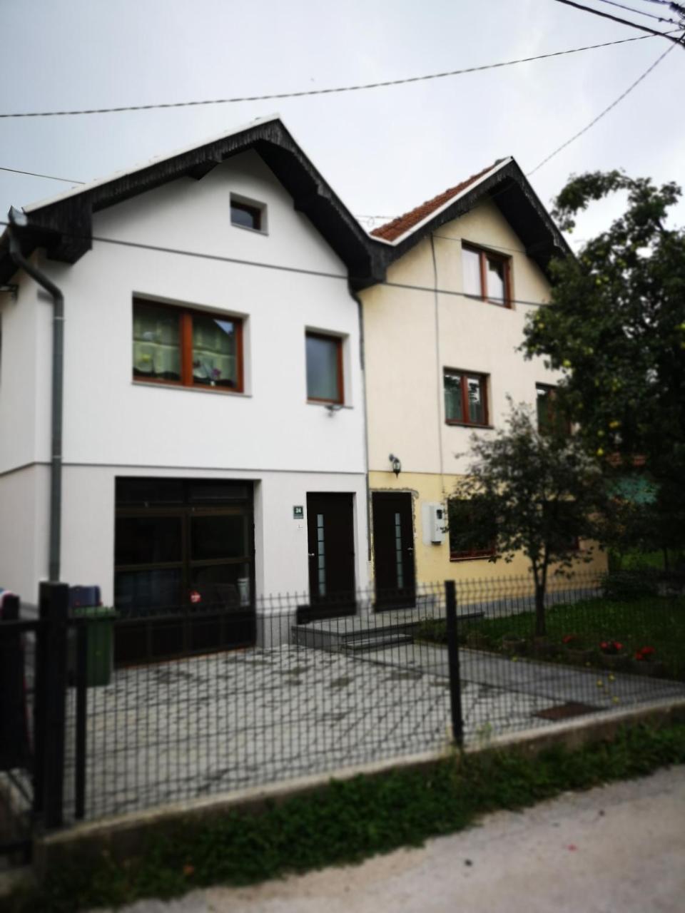 סראייבו Family Apartment With Garden מראה חיצוני תמונה